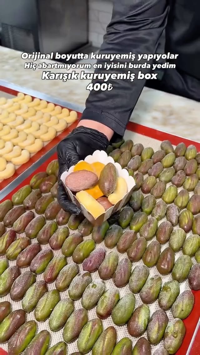 Orijinal boyutta kuruyemişlerin tatlısını yapmışlar 😅💁‍♀️ @lunapatisseriebakery reklam Mini Kuruyemi…