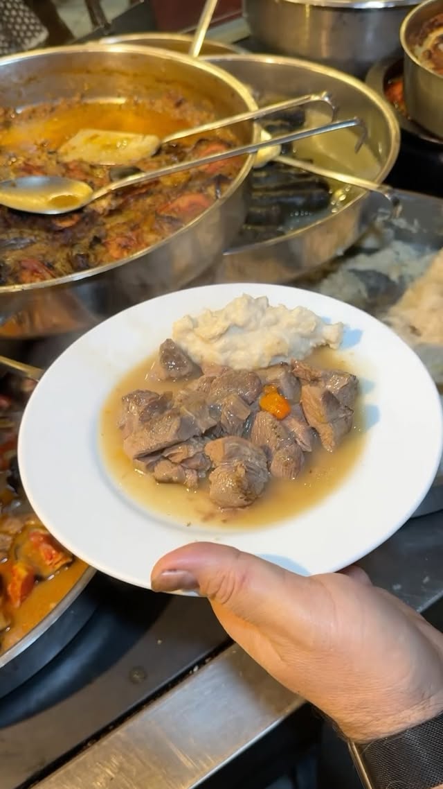 Buhar Kebabı 😍 İzmir’in Tarihi Esnaf Lokantası . 📍Adres: İsmet Kaptan Mahallesi, 1369. Sk No:11/A …