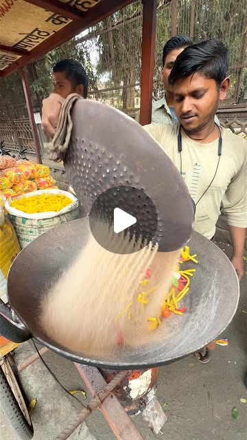 Traditional Indian Sand Roasted Snacks! 📍Location Kolhapur in India 💰Price INR 20 #snacks #cookies #…