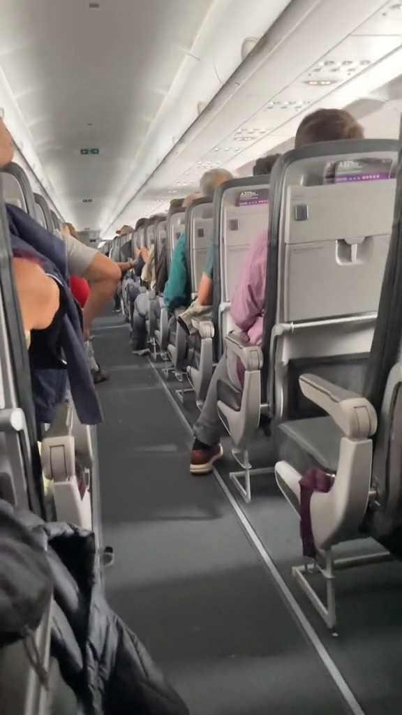La turbulencia es uno de los momentos que más miedo genera al volar. El cuerpo se tensa. La mente im…