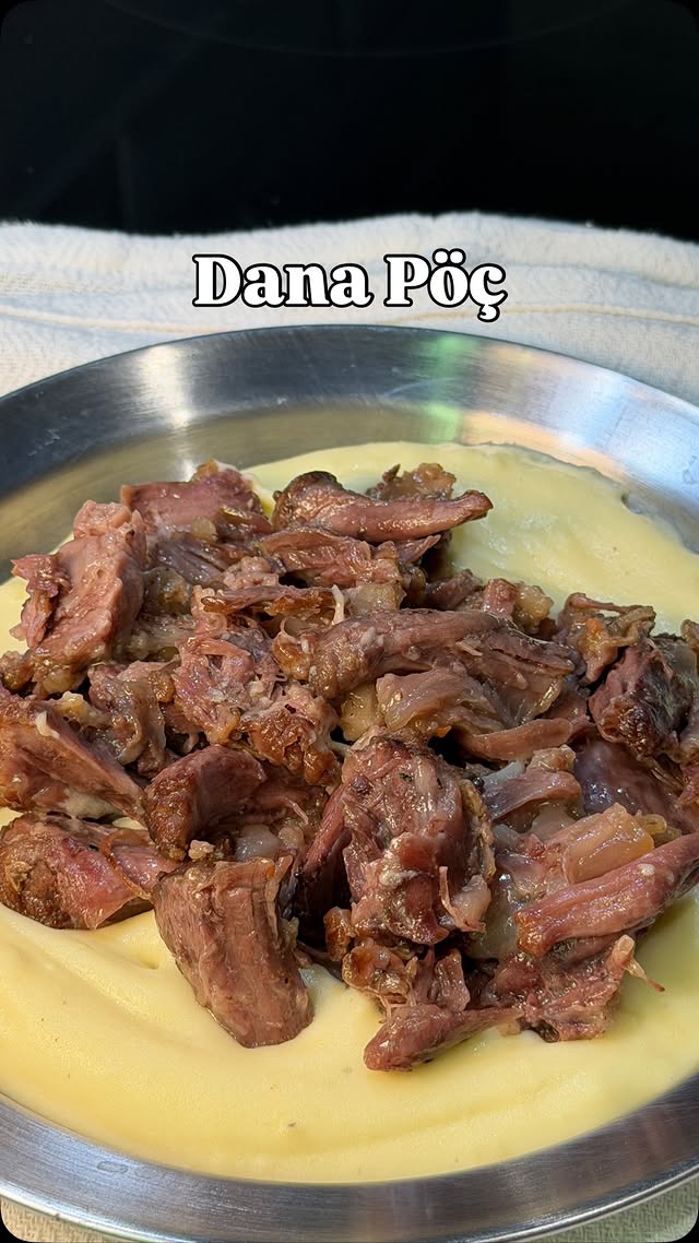 Evde şovunu yapacağımız yemeklerden, ilik gibi dana pöç 🥩 Bayram şifası, %70’i kolajen deposu. Ve be…