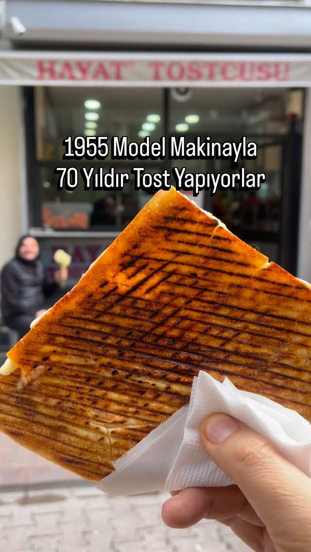 Konya Hayat Tostçusu katkılarıyla, . 70 yıldır devam eden bir lezzet; 1955 model tost makinası ile y…