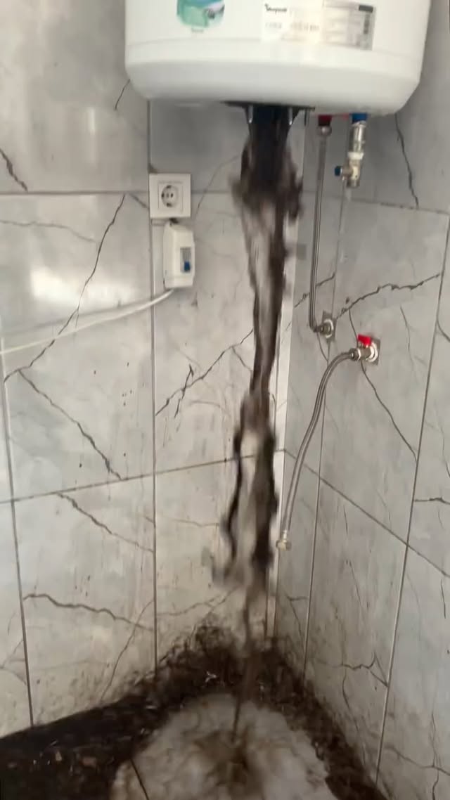 “Bu videoda gösterilen arıza, cihazın üretiminden kaynaklı olmayıp bulunduğu bölgedeki suyun yüksek …