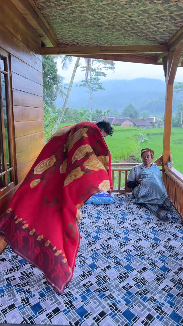 Hujan begini enaknya tarik selimut