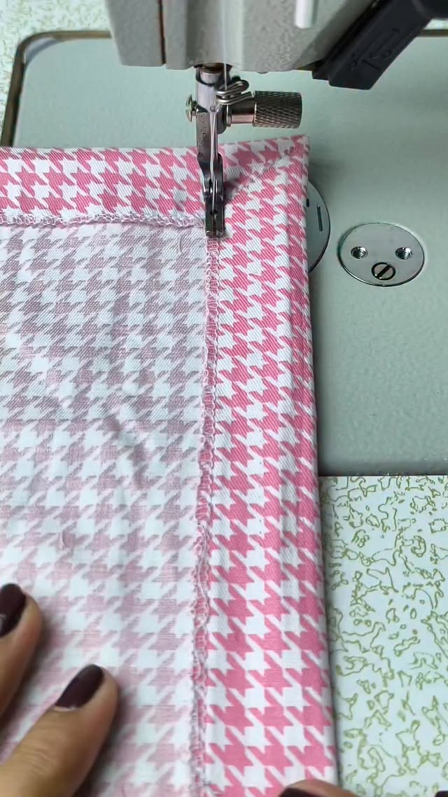 Sew mitered corner tips 🪡📏 Tips for beginner #sewingtipsandtricksforbeginner #easysewing #sewinghack…