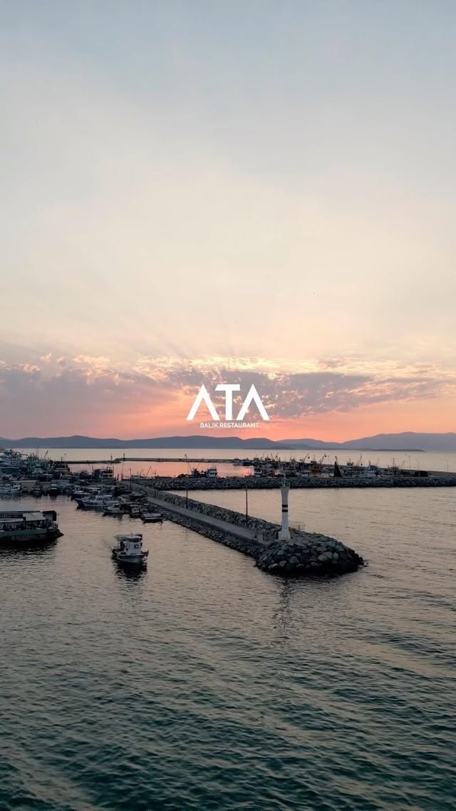Bir ses bir bakış bazen… 🤍 #izmir #restaurant #drink #sunsets
