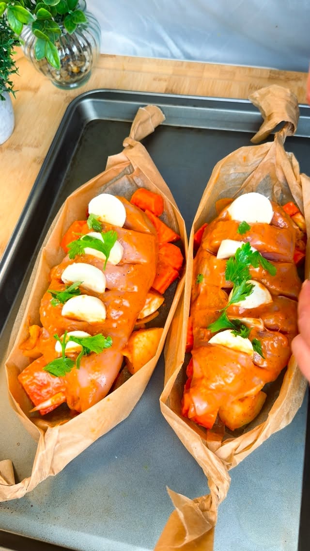Low carb low calories Chicken Boats , perfect for weight loss and are sooo tasty Comment recipe for …