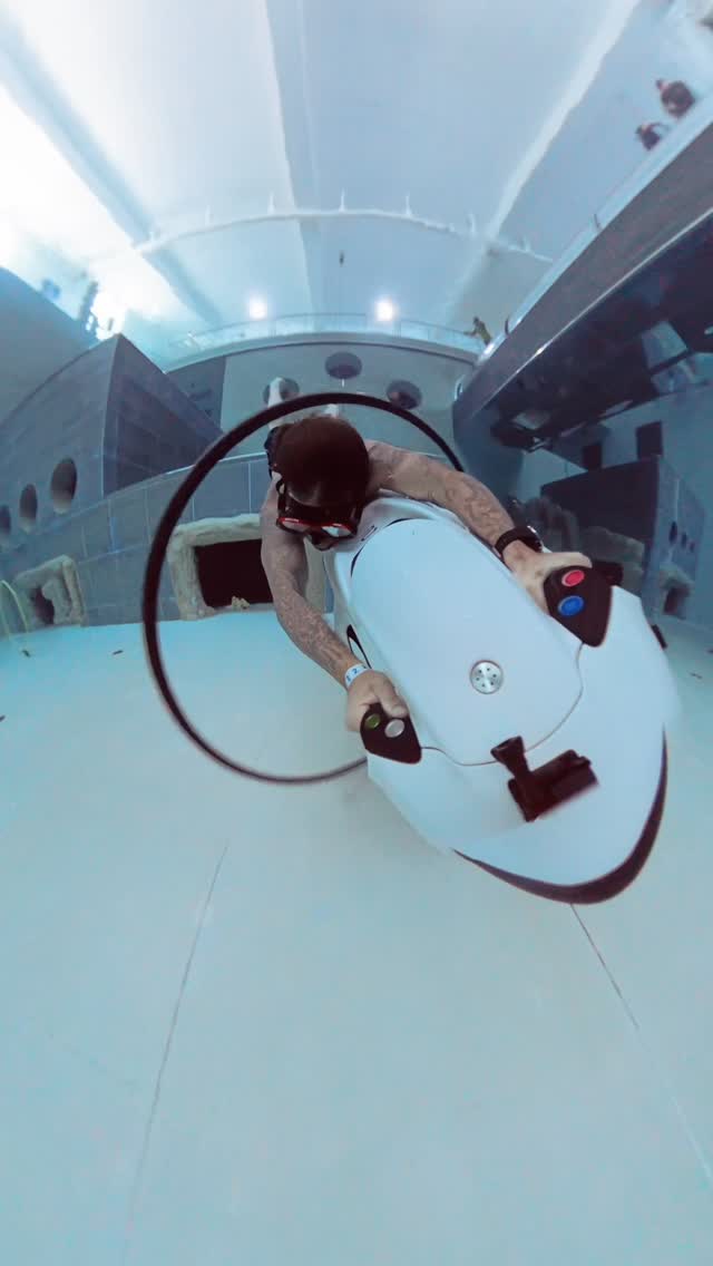 🇮🇹🦈🔱 @italiansharkman 🎥 POV: you're racing underwater at full speed. A timed track. No breathing roo…