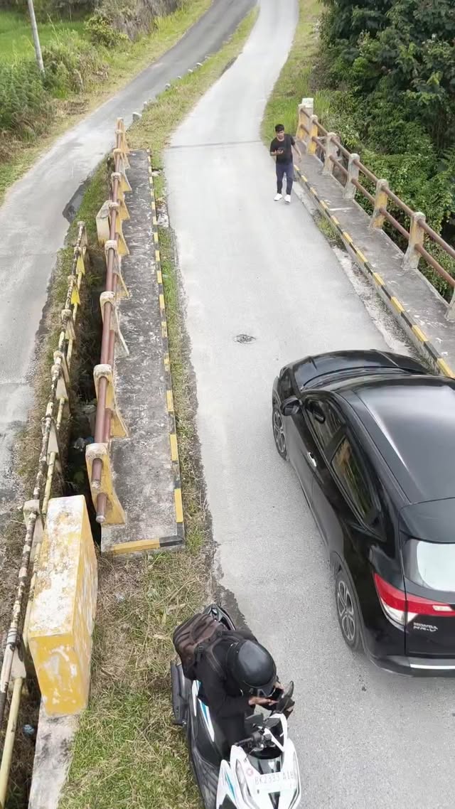 Hati hati parkir di tempat sepi