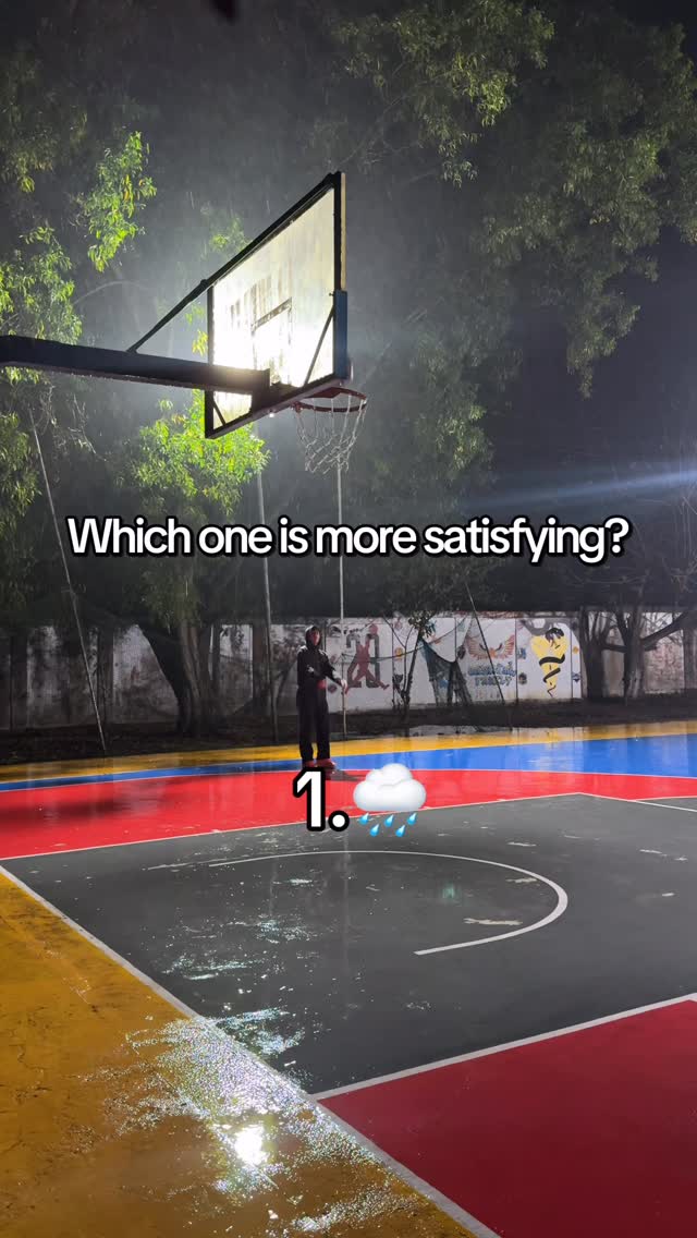 Which one you choosing? . . Follow @chand_hoops for more. . . #ballislife #basketballasmr #basketbal…