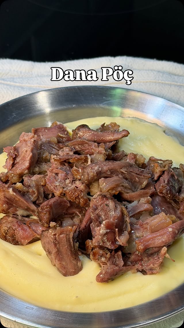 Evde şovunu yapacağımız yemeklerden, ilik gibi dana pöç 🥩 Bayram şifası, %70’i kolajen deposu. Ve be…