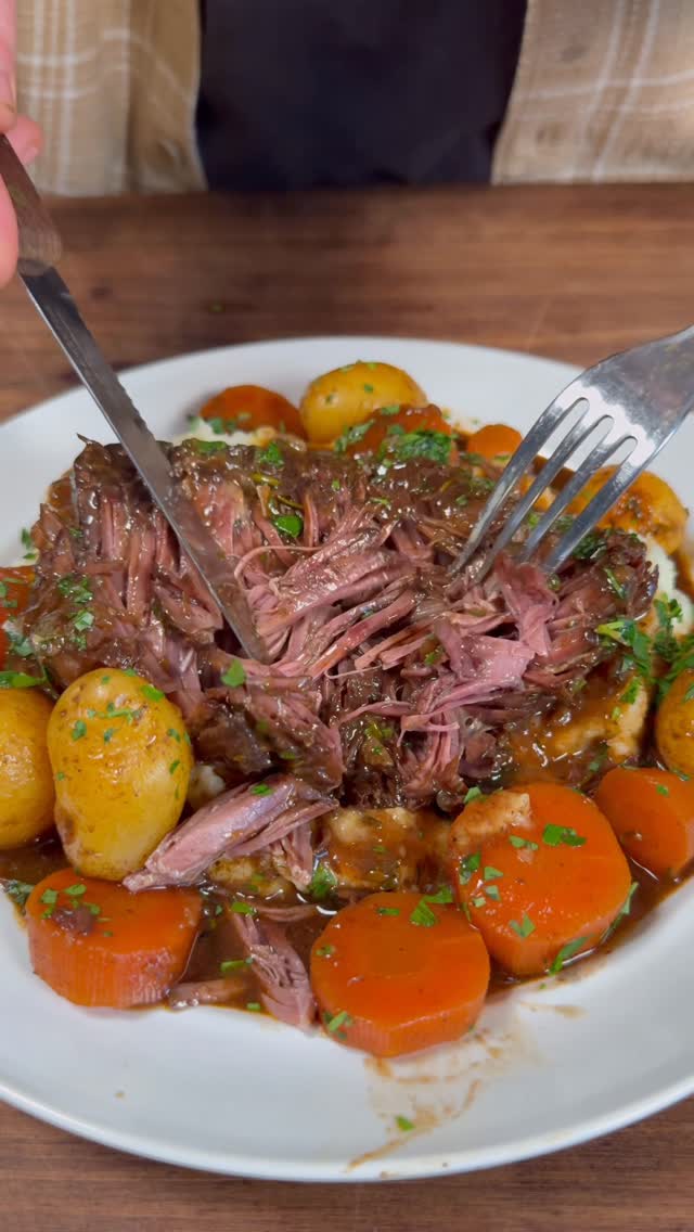 Pot roast season never ends in this house 🥩 Recipe in my newsletter.