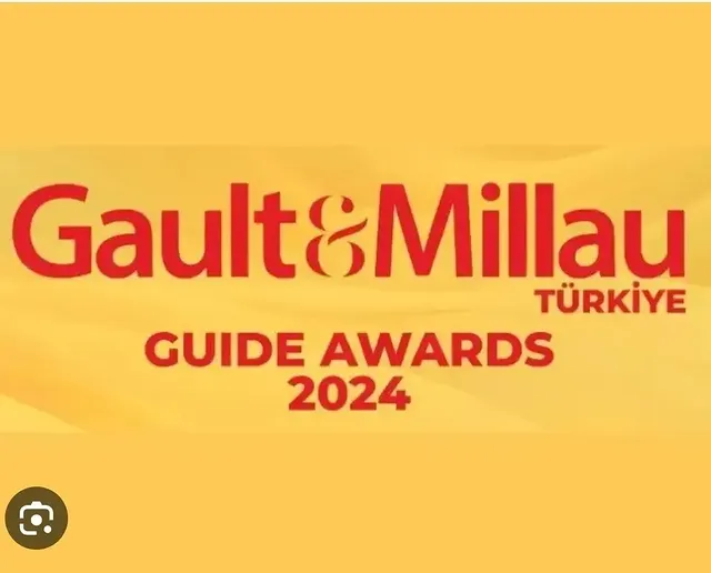Fransız restoran rehberi olarak da bilinen Gault & Millau, Paris'te iki yemek eleştirmeni ve gazetec…