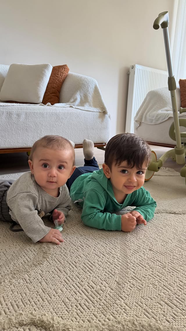 Abisi kardeşini uyutmuş diyip tam duyguya giriş yaparken sonda olana bakın 🙈