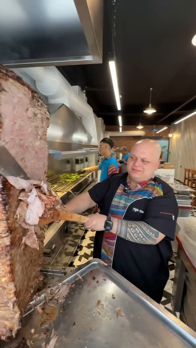 %100 Yaprak Et Döner😍😍 @arpadoneretpisiricisi 📍Kazım Karabekir Cd. No:38, Bornova/İzmir