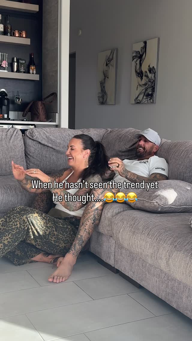 Pure amusement on this man’s face till I turned around 😂😂😂 #funny #husbandwifecomedy #couplescomedy