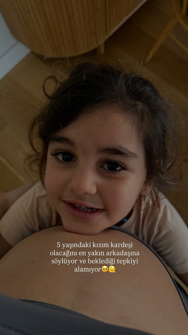 Yaşadığımız krizin ardından Nehir kardeşi olacağını öğrendiğinde o kadar sevindi ki hemen en yakın a…