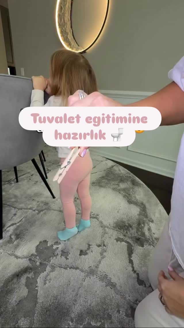 Tuvalet eğitimi başlamadan önce çocuğun “hazır oluşunu” desteklemek, sürecin daha kolay ve stressiz …