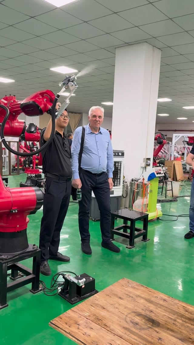 industrial Robot #WeldingRobot #robot #robotfactory#Programming-free spraying robot#Six-axis robot