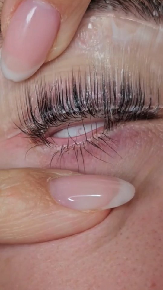 Korean Lash Lifting verändert alles ✨ Mehr Schwung 🔥 Schonender für die Wimpern 🤍 Und Ergebnisse, di…