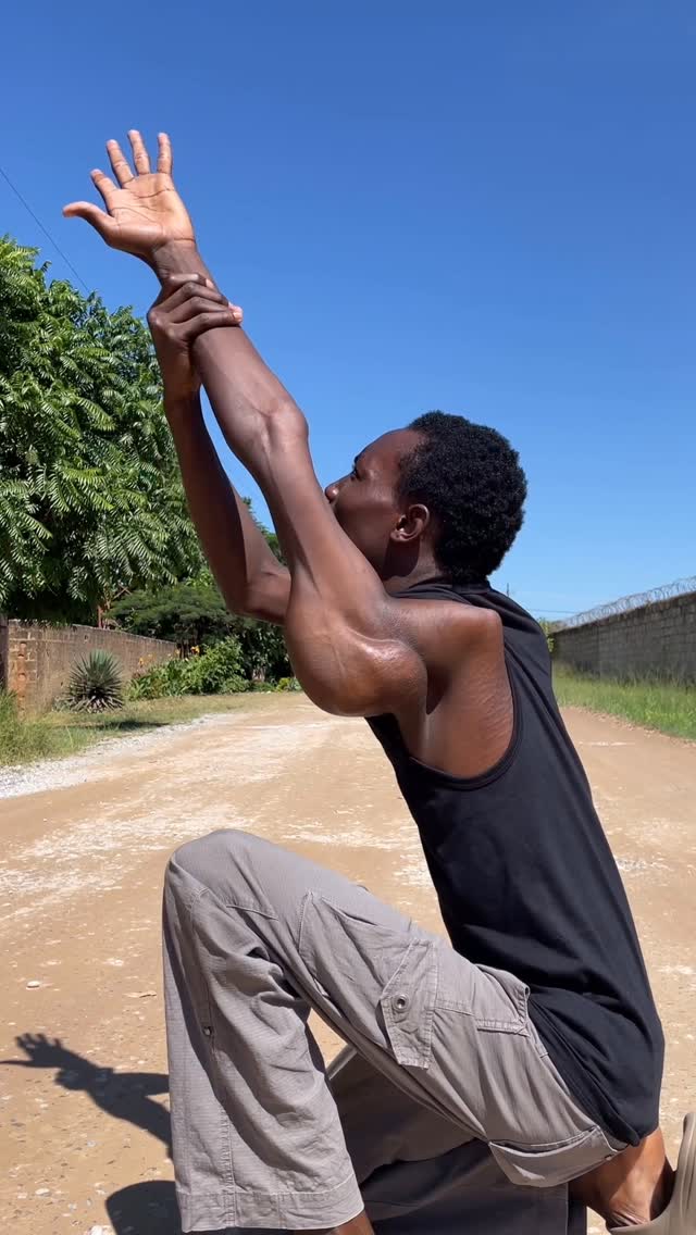 Videos that are felt.💀 ( @obvious_tha_bonebreaker ) #obviousthabonebreaker #flexibility #moves #omg …
