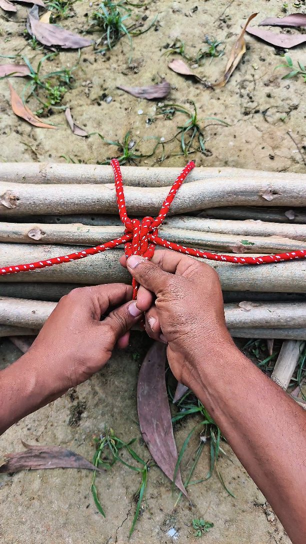 This Knot is Very Helpful! #uniqueknots #knotskills #ropeskills #lifehacks