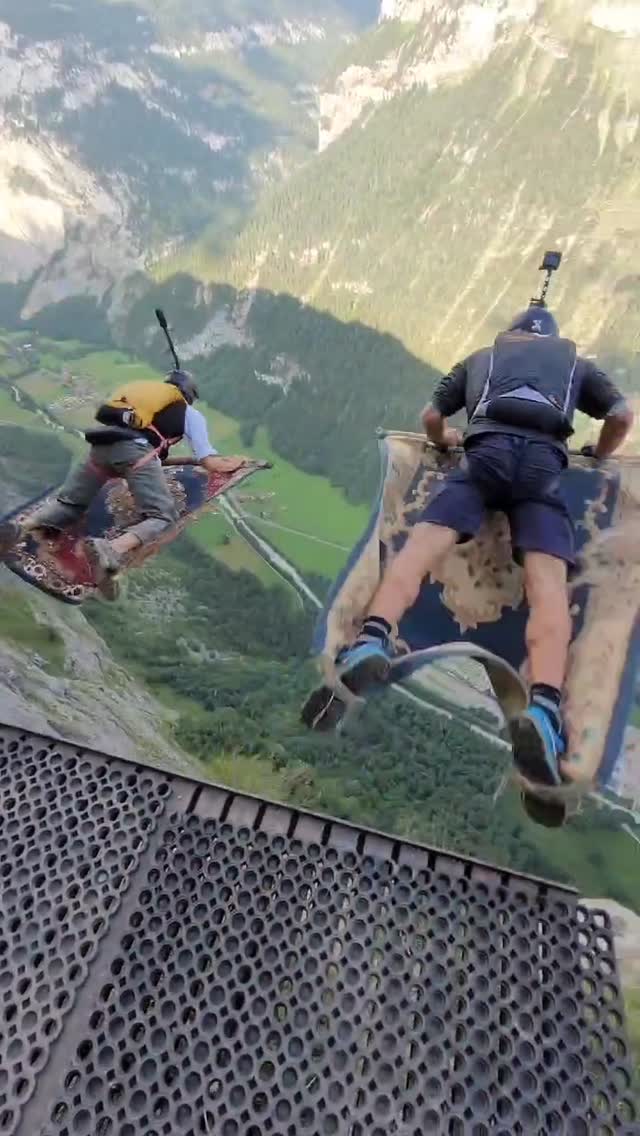Two way carpet flying with @alladin_skylab Thanks Freddy to give me a carpet almost 3 years ago and …