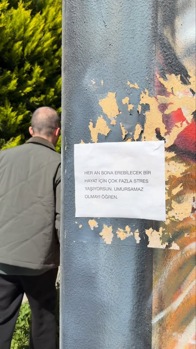 Her şeyi kafaya takmayı bırakıp daha umursamaz olmak, stresle başa çıkıp akıl sağlığını korumanın yo…