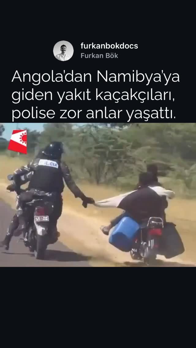 Takip et👉🏻 @furkanbokdocs Namibya ile Angola arasındaki sınır hattında motorlara bağlanan bidonlarla…