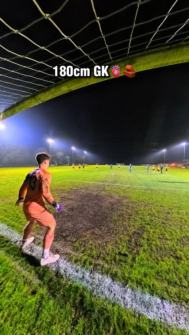 A short goalkeeper 🧱🫀 #goalkeeper #goalkeeping #soccer #football #edits