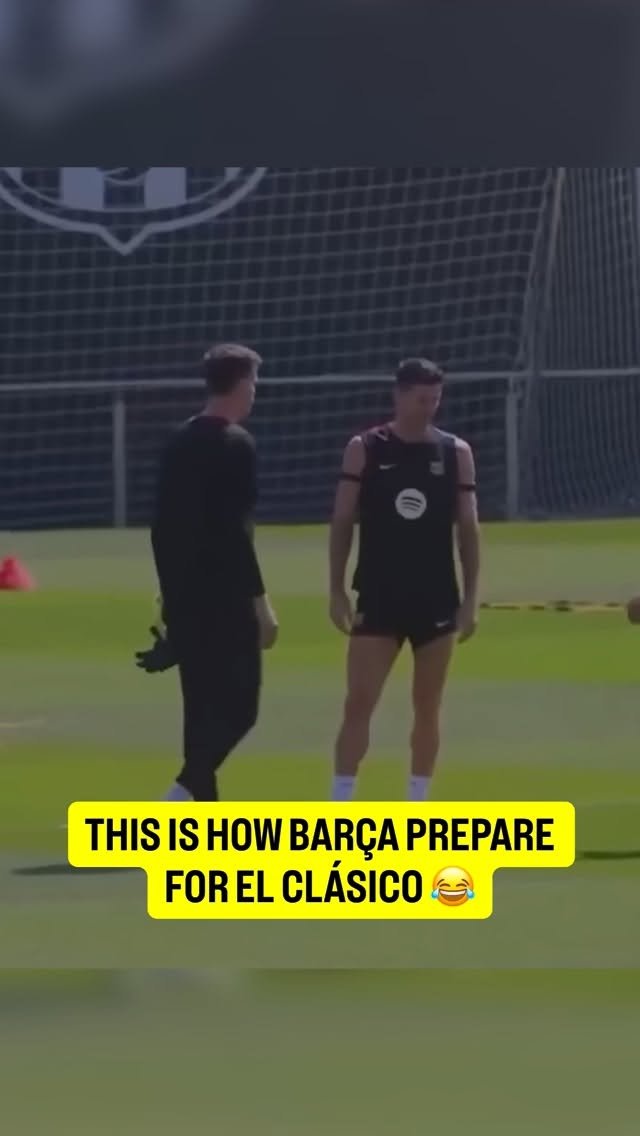 This is not AI, just Szczęsny & Lewy fighting for fun 🤣 🎥 @marca