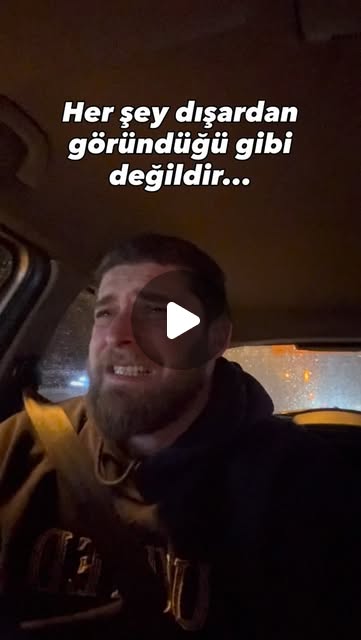 Kitabı kapağına göre yargılamayalım lütfen 🙏🏻😁