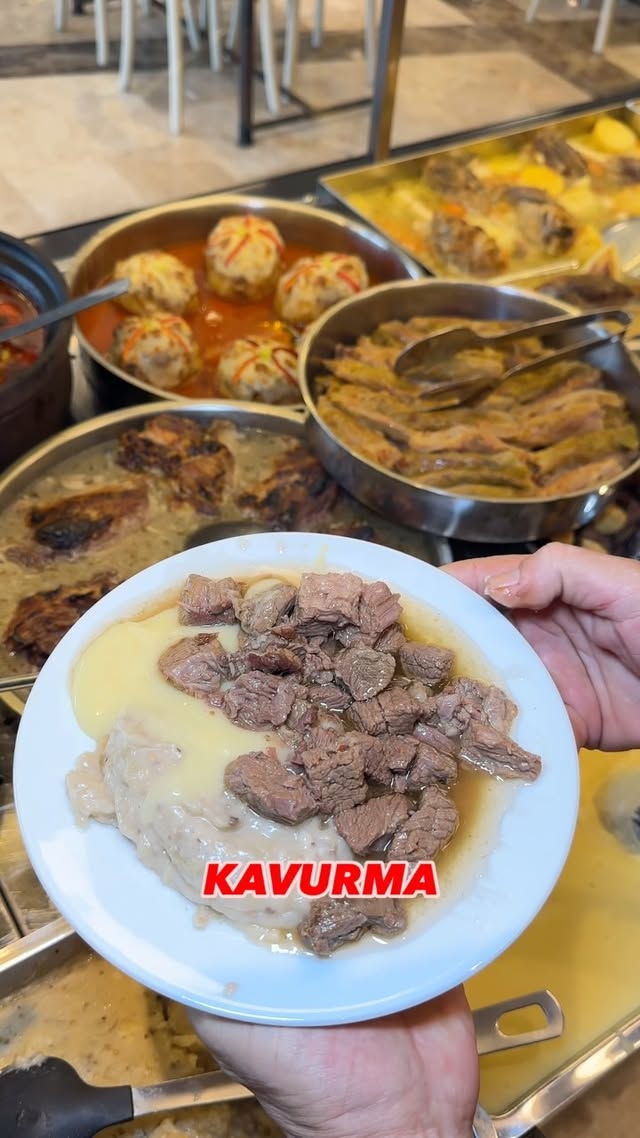 Herkese hayırlı haftalar diliyoruz. Kavurmayı bir de bizde yiyiniz! 🔥🔥🔥 #kavurma #lokantaduayen