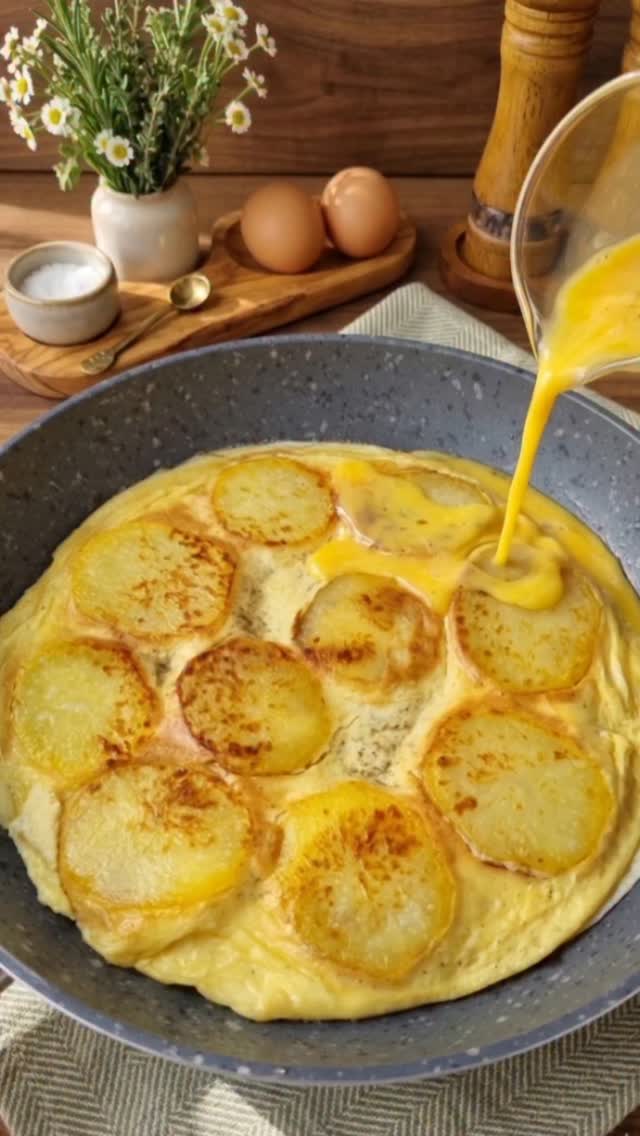 Potato Omelette Wrap #potato #omlette #wraps #hack