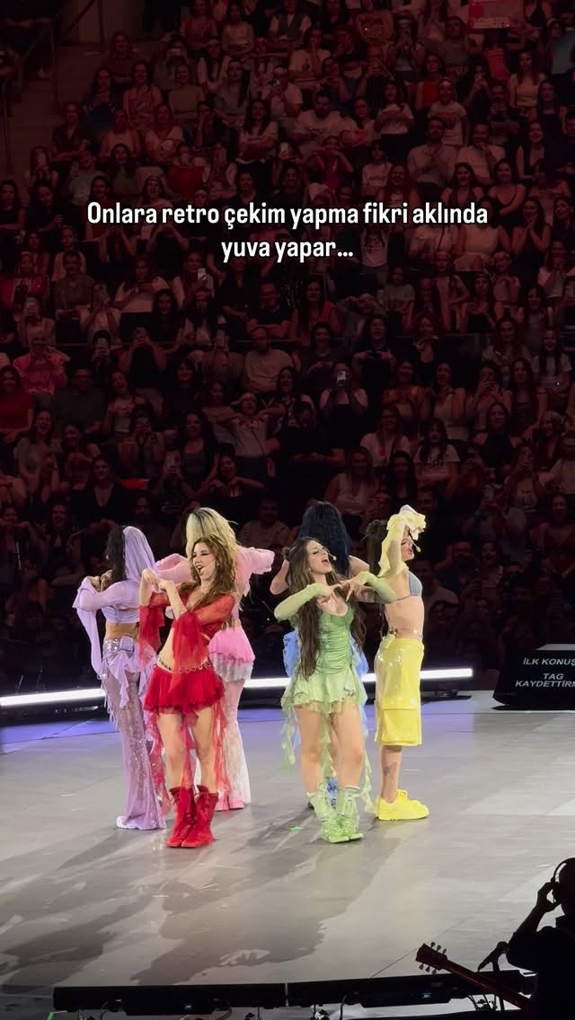 Kızlarla bi retro çekim gelsin mi yaaa?😍😍😍 @manifestkonser @m6nifestgirls @tolgaakis
