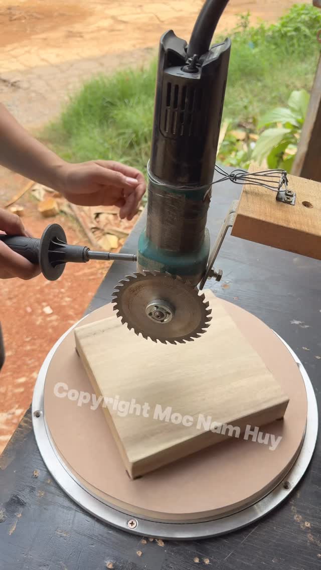 Chế máy cưa theo cách độc đáo. #woodworking #diy #tips #tools