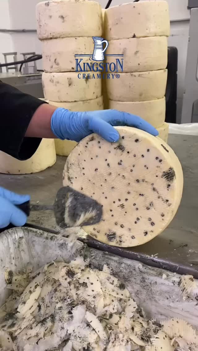 Ever wonder why cheesemakers scrape the mold off blue cheese? 🧀 It might seem strange—after all, isn…