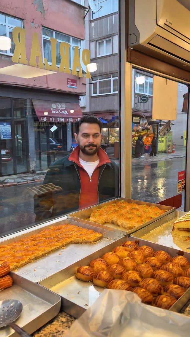 İftar Öncesi Konuşmadan Anlaştığımız Meşhur Tatlıcı ☺️ #yemedengezme #pastane #tatlı