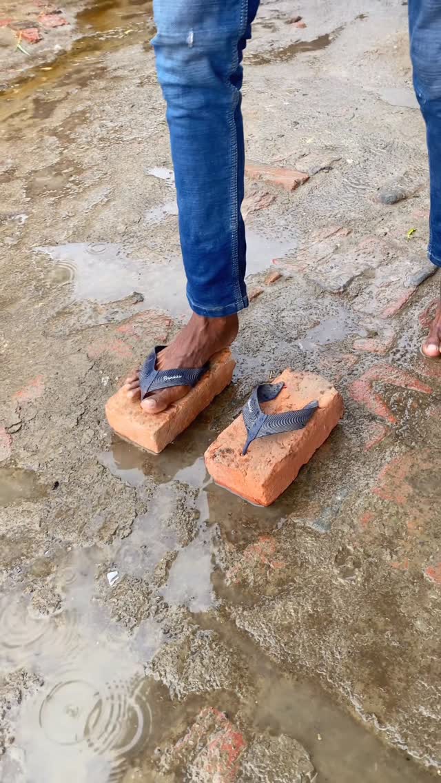 Barish me new chappal 🩴 😂😂#funny #reels #comedy #viralshorts #viralshorts