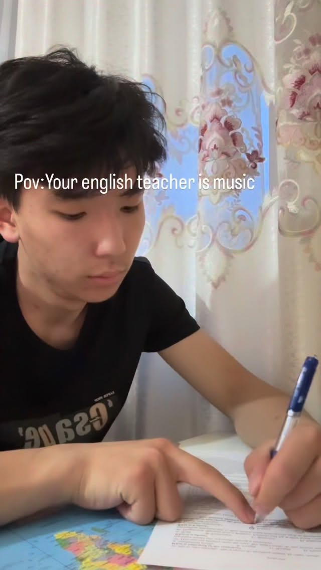 Pov:Ur english teacher is music🎧