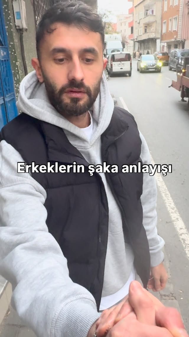 Yapışkanlı şaka
