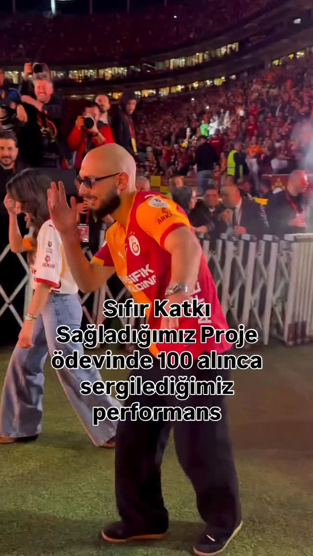 Ahmet Kutucu, modern futbolun hem forvet hem de kanat bölgesinde görev yapabilen, çalışkanlığı ve mü…