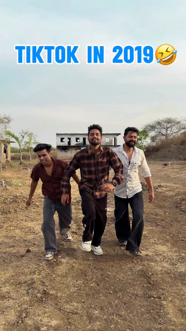 में आजाऊ क्या अपनी पे Tiktok लेके 😂