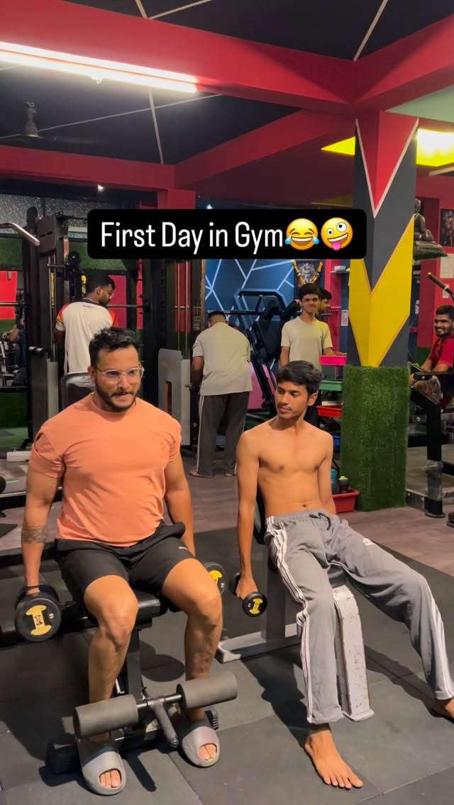 First time gym ane wale bande 🤪 . . . #instagood #public #explore #viral #viralreels