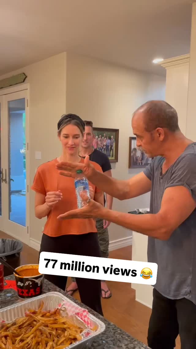 My best video ever on Facebook! #magic #thegolfmagician #maxmajor #viralvideos #gregorywilson