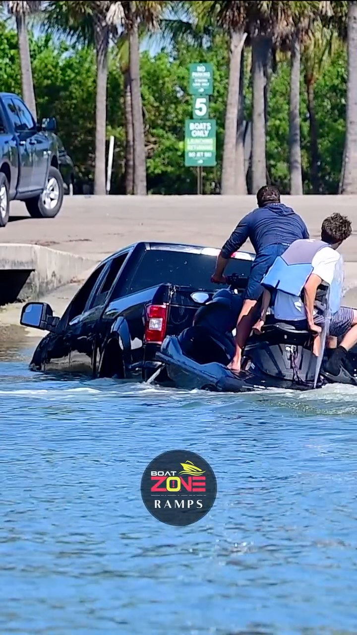 Ford SINKS at the 79th Ramp. Why does this happen so much? What do you think causes it? ➡️ Follow @B…