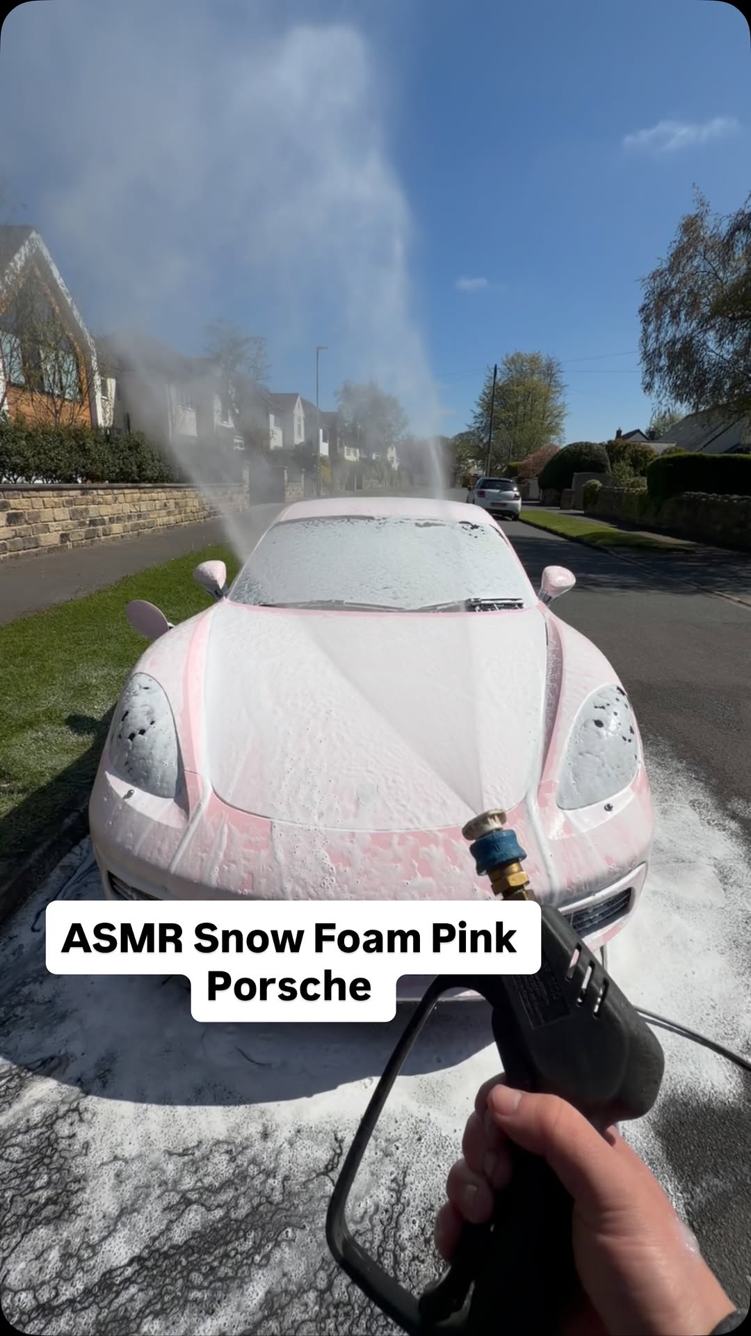 Snow foam on a pink Porsche. Need we say more 🫧🩷 📍 Mobile detailing across Leeds, Otley, Harrogate &…