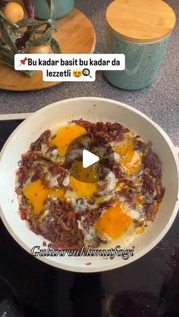 Pazar kahvaltısına yakışır, bu kadar basit ama bu kadar lezzetli olacağını düşünmezdim 😍🍳 Soğanlı yu…