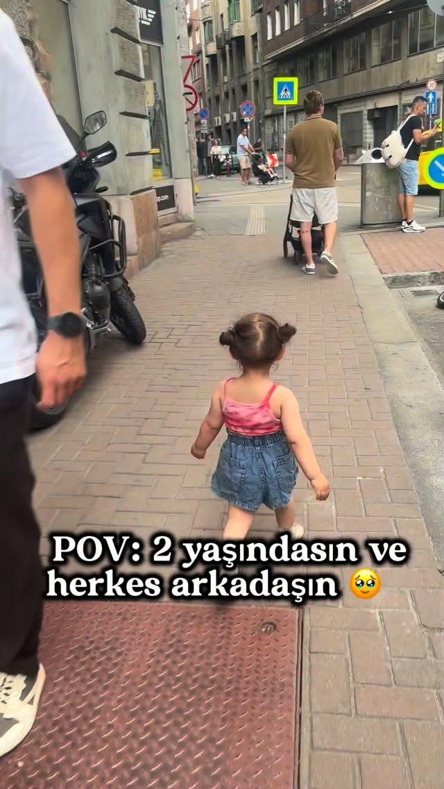 Kaç kişiye selam verdiğini sayabilen var mı? 🫣 Introvert bir ailenin extrovert çocuğu olmak bunu ger…