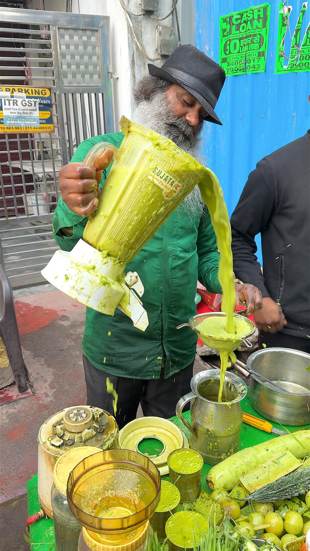 The Most Powerful Longevity Veggie Juice! 🥦 📍 Location New Delhi 💰 Price INR 20 #veggies #juice #dri…